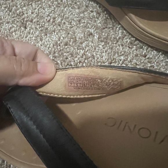 Vionic Tide II Flip Flop Shoe Tan/Black Logo Arch Support 7 Women’s - Picture 4 of 4